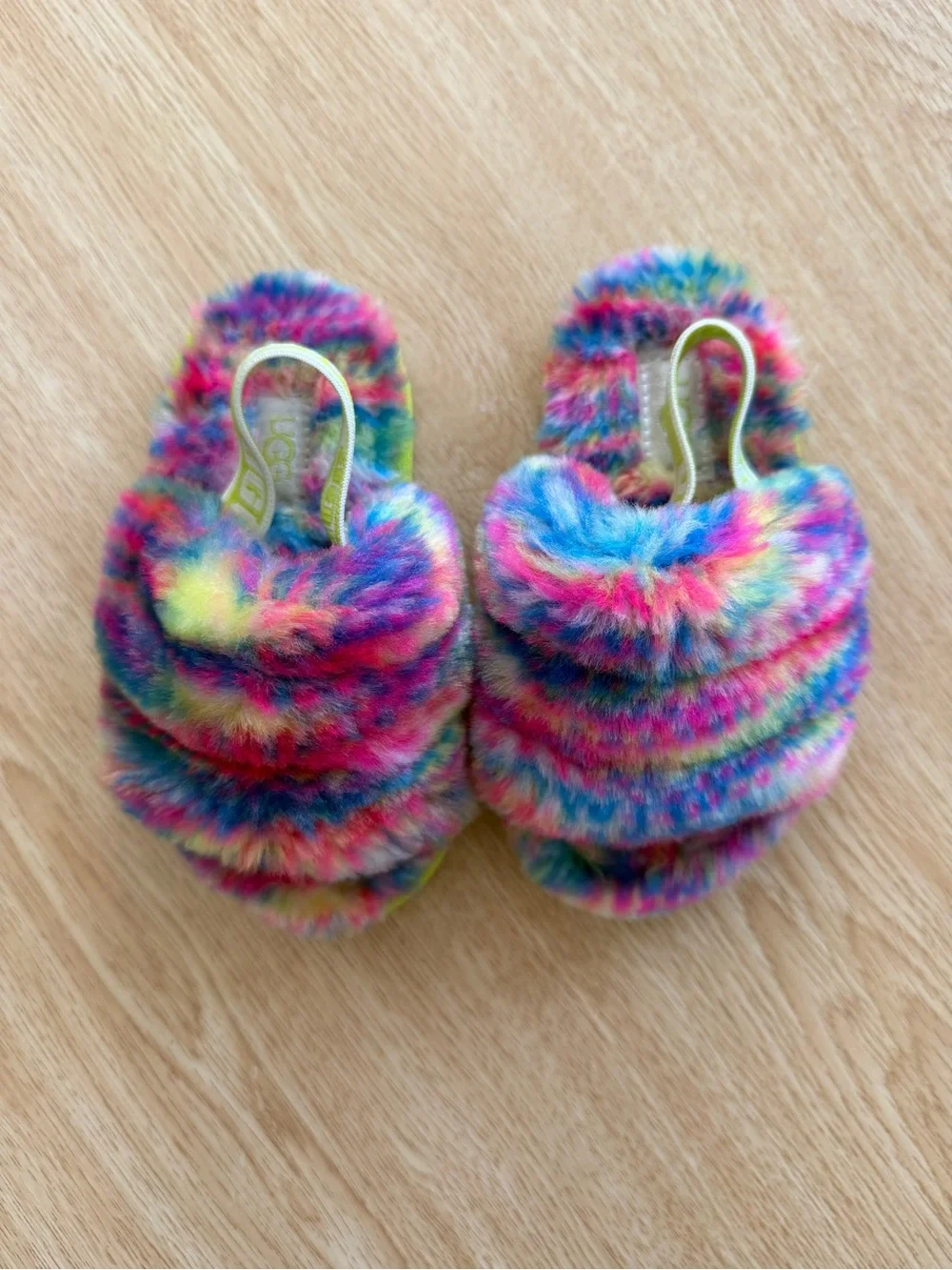 UGG K Fluff Yeah Pixalate kids slippers